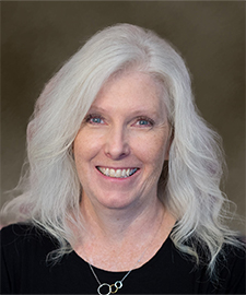 headshot cindy kindsfater