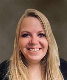headshot cassie perry